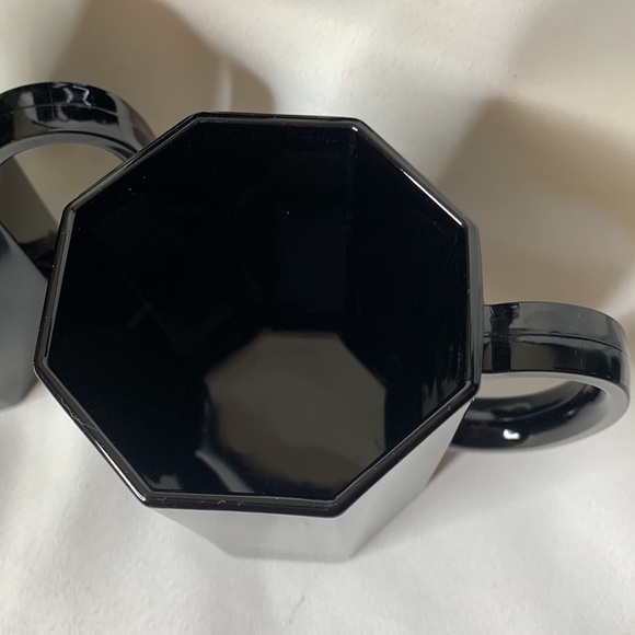 Beautiful set of 6 black Arcoroc octagon coffee mugs made in France - Picture 4 of 7